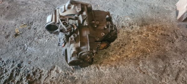 Cutie de viteze manuala 020301107j Volkswagen Passat B6 2.0 TDI 2005-2010 Euro 4 - imagine 2