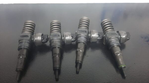 Injectoare 038130073AR / 0414720214 Volkswagen Passat 2000_2005 Euro 4 - imagine 2
