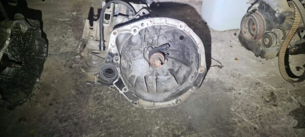 Cutie de viteze manuala 5+1 trepte 90400206 Opel Corsa C 1.0 B 2000-2009