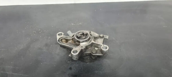 Pompa vacuum Volkswagen Passat B6 1.9 TDI 2005-2010 Euro 4 - imagine 2