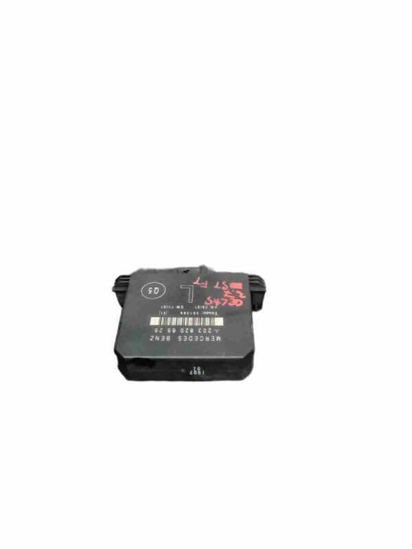 Calculator confort usa spate stanga 2038206526 Mercedes C-Class C320