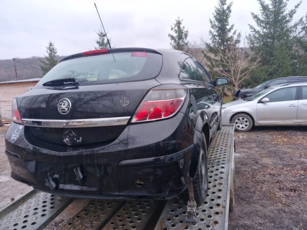Haion portbagaj cu luneta Opel Astra H GTC 2004-2010 - imagine 2