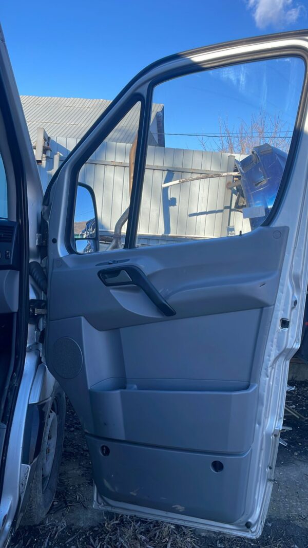 Usa fata / Portiera dreapta fata Mercedes Sprinter 2014 - imagine 3