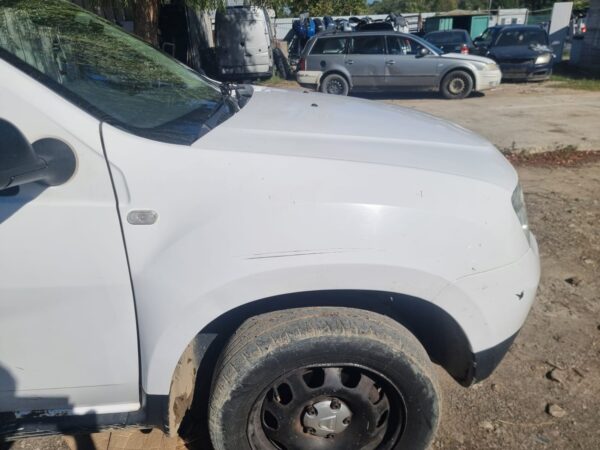 Aripa fata stanga Dacia Duster 1.6 MT 105hp 2013-2017 facelift